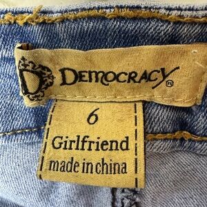 Chic Democracy Girlfriend Jeans with Distressed and Embroidered Details Size 6
